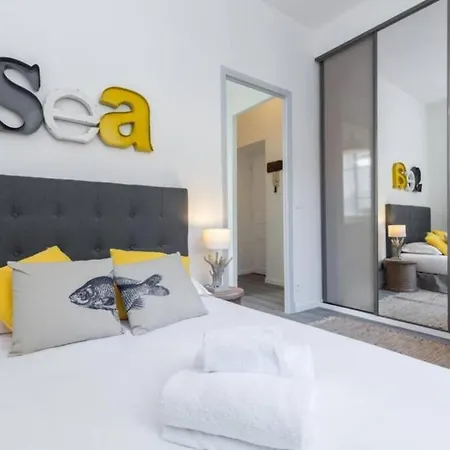 Etats Unis 893 - On Seafront In Old Town